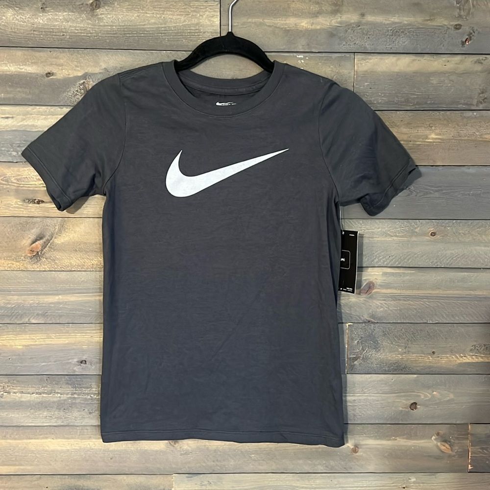 New Nike Athletic Cut Tee Big Boys Size Small in Gray